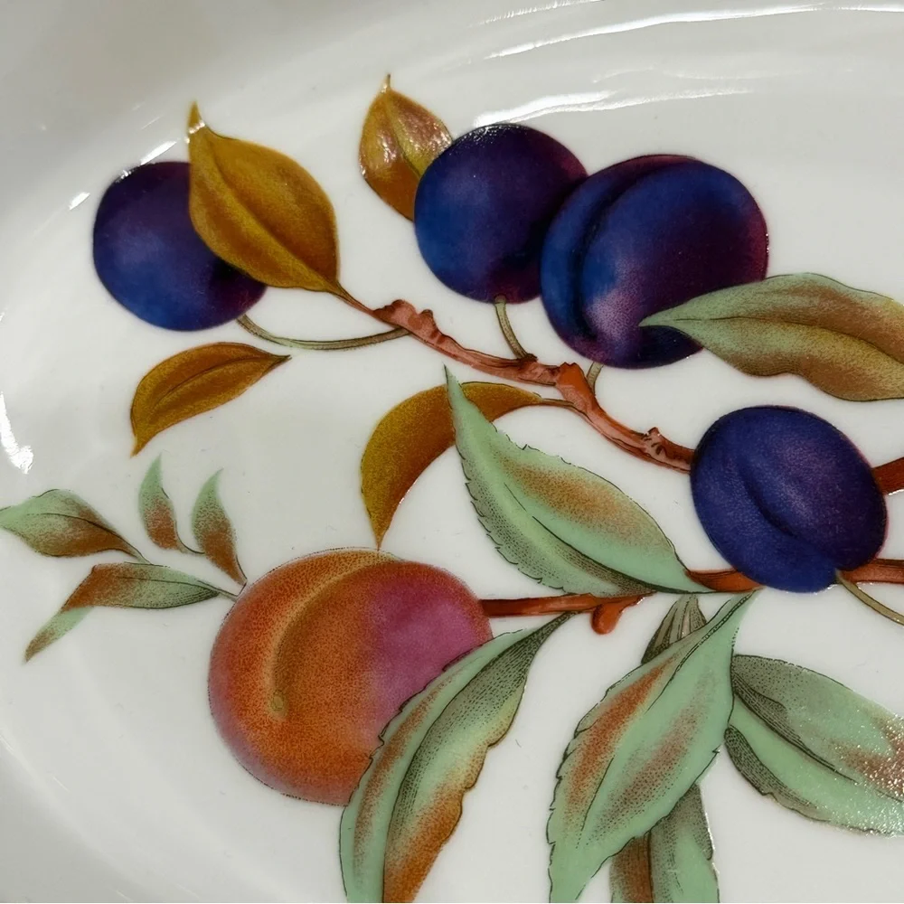 Royal Worcester 1986 Evesham Vale Green‎ 11.25”Oval Baker Serve Dish Fruit Peach